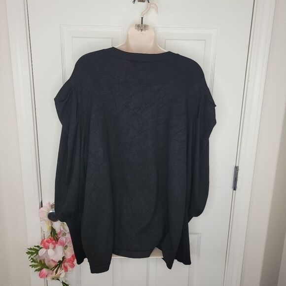 Eloquii black pleated sleeve sweater 26/28 - Picture 4 of 7